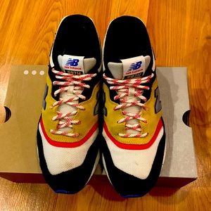 New balance 997h cordura. Size 9. Very clean lightly worn. No Box